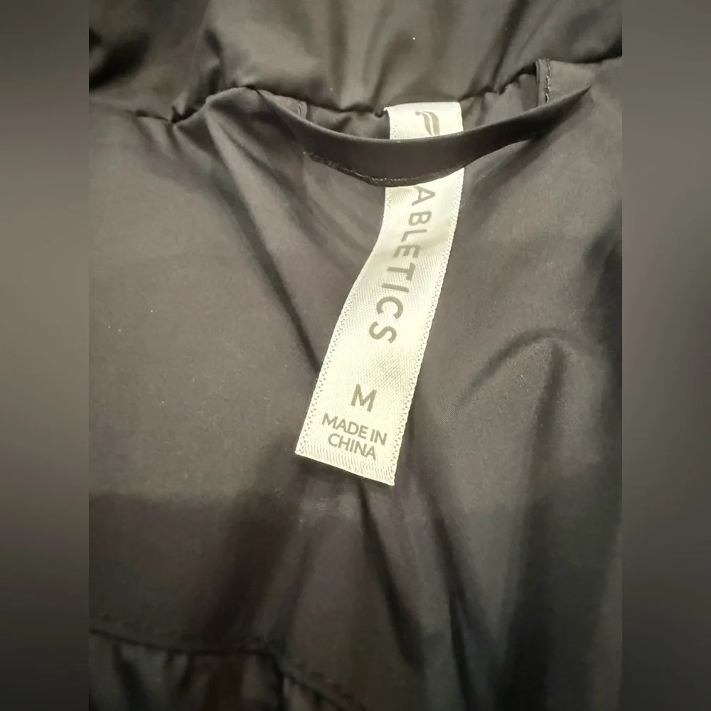 Fabletics Essentials Puffer Jacket - Picture 2 of 2